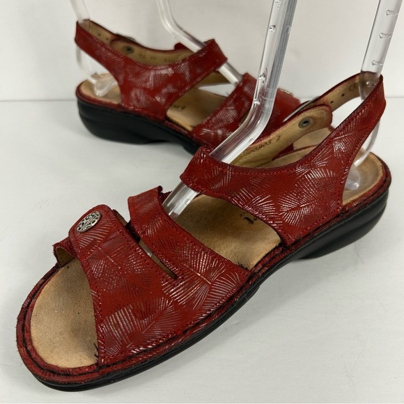 Finn Comfort Women's Red Sandals - Picture 4 of 8